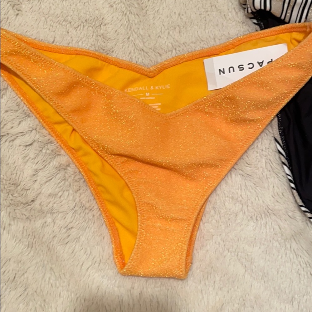 Swim Collection (pacsun, pilyq and more) - Picture 2 of 9